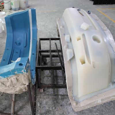 China RIM Reaction Injection Molding Plastic piezas grandes para los topes automotrices en venta