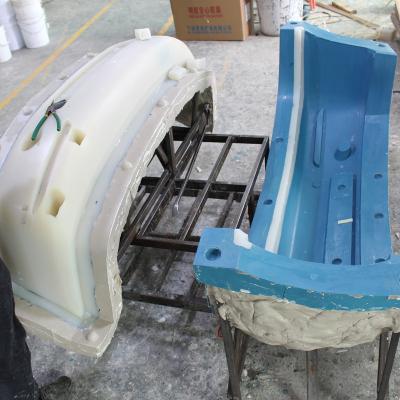 中国 生産へのプラスチック車の部品の反応射出成形の縁の少量プロトタイプ 販売のため