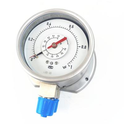 China 1.5% FS 304SS Differential Pressure Gauge Double Needle Memory for sale