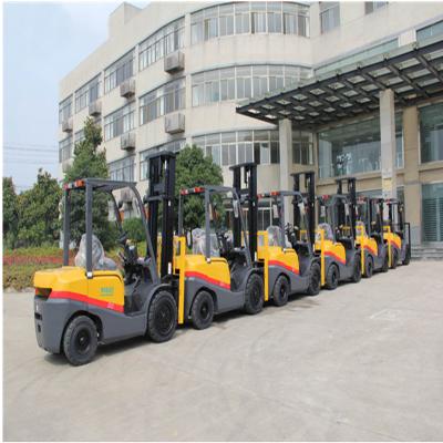 Chine Chariot élévateur adapté aux besoins du client de moteur diesel de couleur 3,5 tonnes avec la taille d'ascenseur de 3000mm à vendre