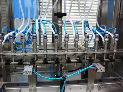 China Touch Inline Bottle Filling Machine 2000ml Inline Bottle Filler for sale
