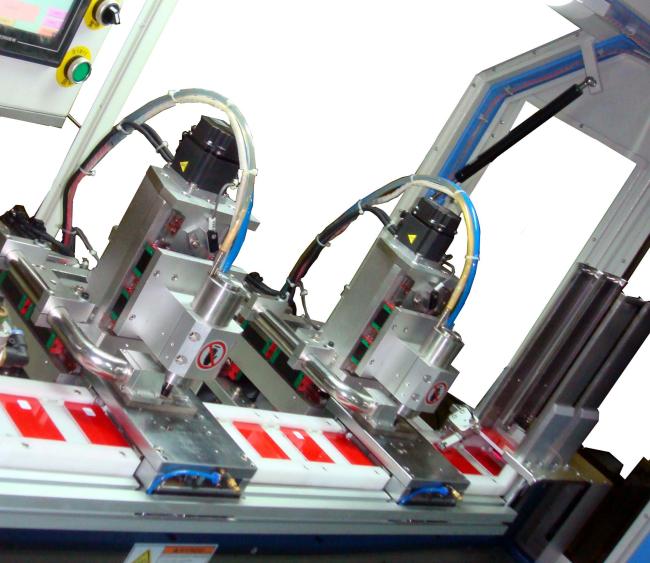 YIM-4000+ Bank Card Slot Milling Machine operation view