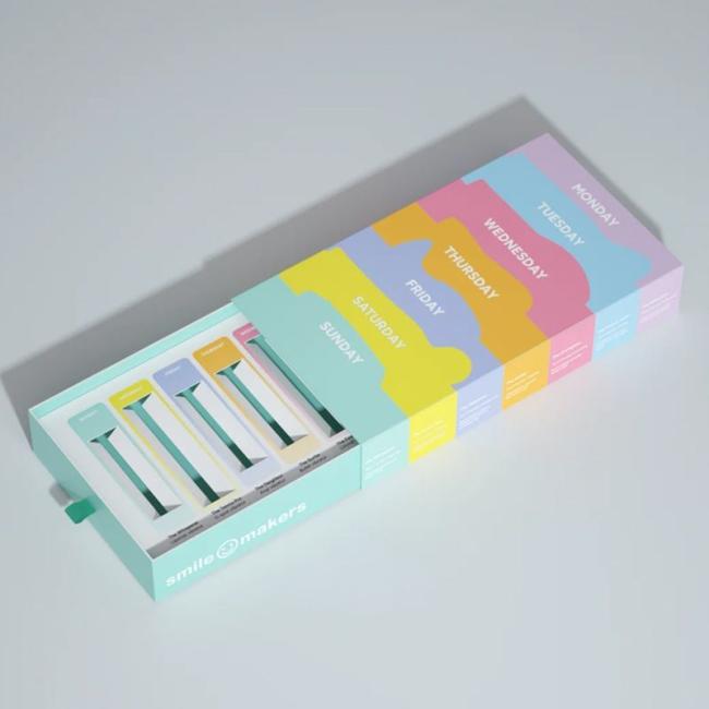 High Quality Hand Made Beautiful Custom Luxury Packaging White Cardboard Magnetic Closure Gift Perfume Cosmetic Box for Bridesmaid Mother′s Day Valentine′s Day