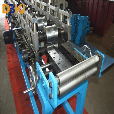 Chine 4.5 mètres machine de formage à rouleaux de volets PPGI / tôle galvanisée à vendre