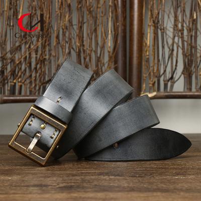 China Cinturón de cuero vintage con correa lisa para hombres con hebilla de aleación de zinc de ancho estándar en venta