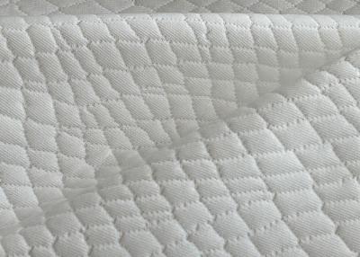 Chine Rétrécissement 100% de polyester de tissu de coutil de matelas de couverture d'édredon résistant à vendre