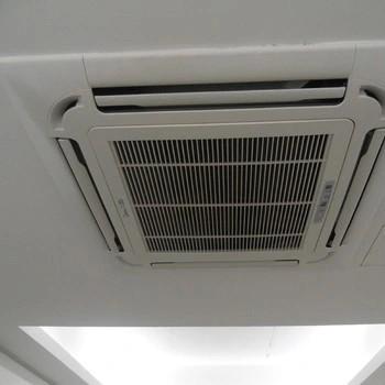China Low Noise Ceiling Cassette Air Conditioner Cooling System Air Cooler Indoor Ductless Mini Split Air Conditioner And Heat Pump for sale