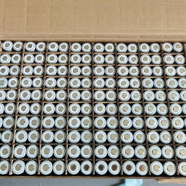 Shenzhen Rechargeable Batteries 3.7V 2400mah Lithium ion battery 18650 cell with flat top