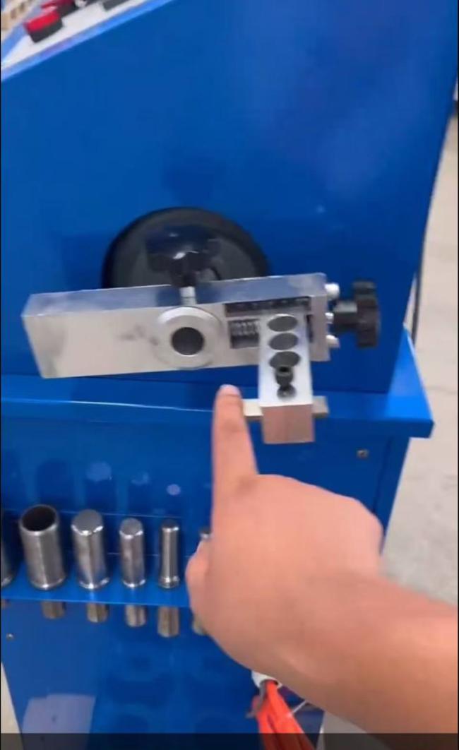 Additional view of hydraulic hose crimping machine