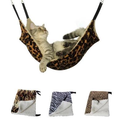 中国 通気性の掛かる猫のハンモックの両面の利用できる暖かい猫の掛かるベッド 販売のため