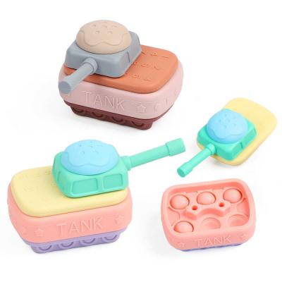 中国 毒性のない赤ちゃんシリコンおもちゃ タンク 0〜24ヶ月 幼児 ピンク 販売のため