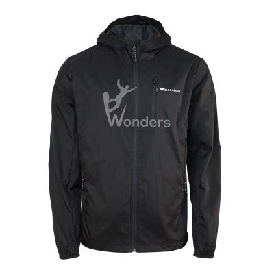 China Men'S And Women'S Classic Hooded Outdoor Sports Windbreaker for sale