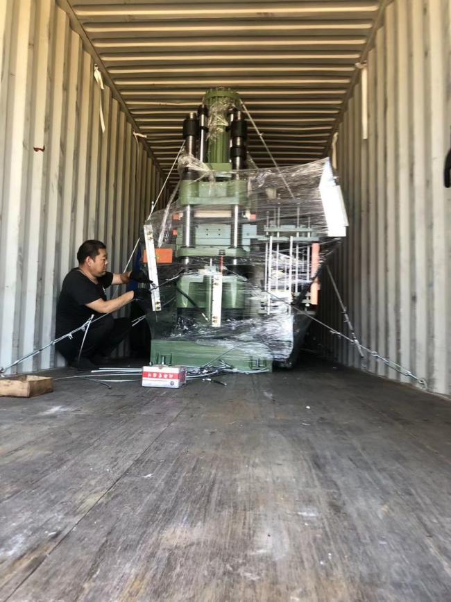 Rubber Transfer Vulcanizing Moulding Machine Press