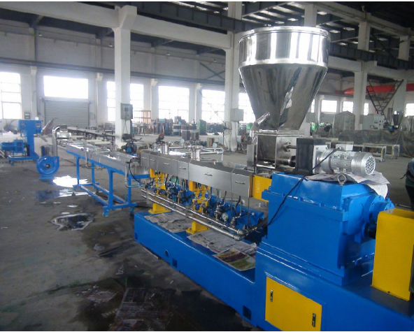 china parallel pp filler caco3 plastic compounding masterbatch twin screw extruder machine/hdpe pelletizer