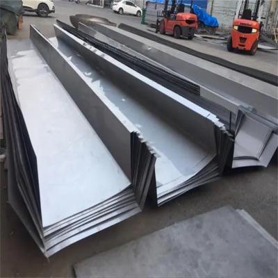 China Stainless Steel 201 Box Gutter Cold - Rolled 1000mm Width 1.2mm Thickness Roof Gutter 6 Meter Length à venda