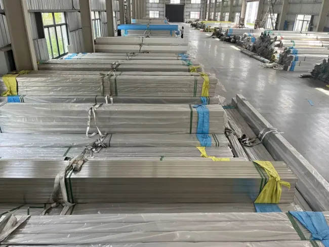 Ss 304 304L 316L Industrial Pipeline Welded Stainless Steel Rectangular Tube Seamless Pipe Stainless Steel Tubes