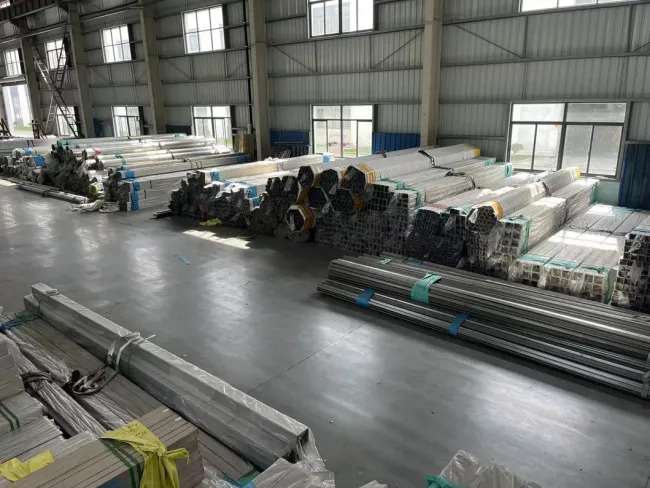 Ss 304 304L 316L Industrial Pipeline Welded Stainless Steel Rectangular Tube Seamless Pipe Stainless Steel Tubes