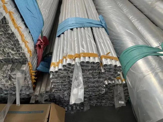 Ss 304 304L 316L Industrial Pipeline Welded Stainless Steel Rectangular Tube Seamless Pipe Stainless Steel Tubes