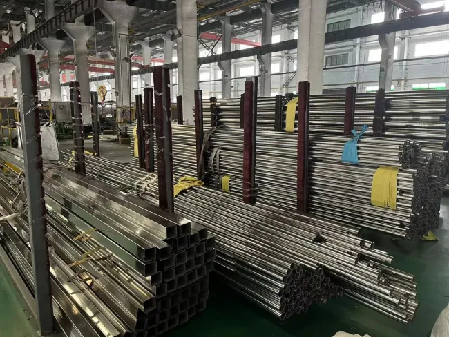 Ss 304 304L 316L Industrial Pipeline Welded Stainless Steel Rectangular Tube Seamless Pipe Stainless Steel Tubes
