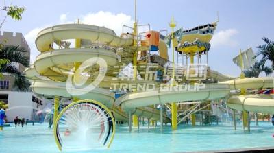 Chine Équipement gigantesque adapté aux besoins du client de parc d'attractions de parc aquatique de sports d'Aqua de Chambre de l'eau à vendre