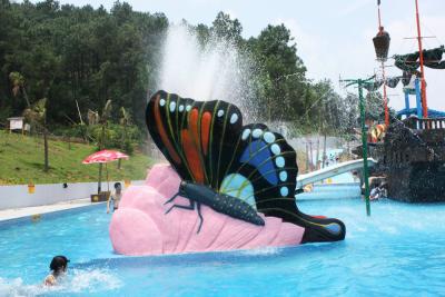 China La piscina de agua interior de los niños del equipo del patio del agua resbala la fibra de vidrio de la mariposa en venta