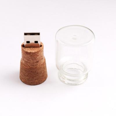 China La botella de madera de memoria USB de 16GB 32GB 64GB formó el tapón de cristal del vino en venta