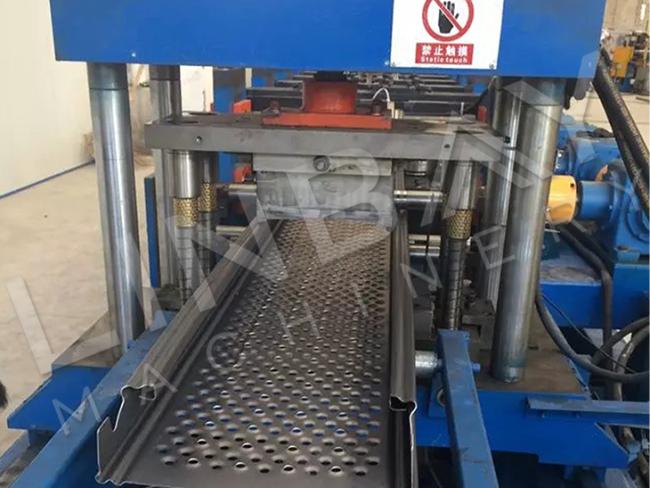 Fireproofing Gearbox Drive Cast Iron Structure Hot Dipped Galvanized Steel Scaffold Board Roll Forming Line