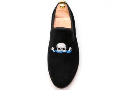 China Casual Slipper Mens Velvet Loafers With Custom Skull Embroidery Decoration for sale