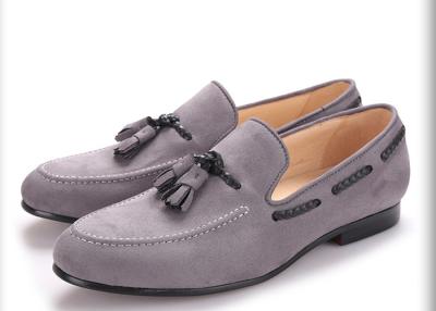 Китай Ручной работы мужской черный бархатные туфли, Tassel британский стиль серые обувь продается