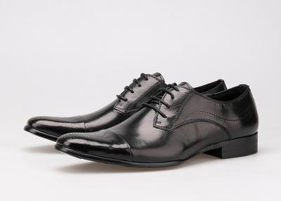 China Negocios zapatos de vestir para hombres estilo británico zapatos de cuero genuino de cordones Brogue en venta