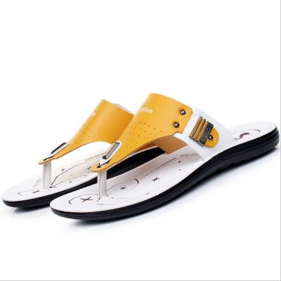 China Outdoor men's genuine leather slippers Handmade Round Toe Mens Beach Flip Flops for sale