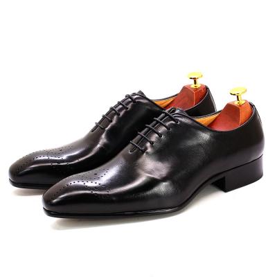 China Retro Vintage Mens Leather Dress Shoes , Men Leather Lace Up Brogue Shoes for sale