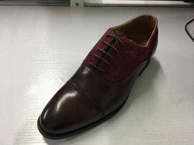 Chine Des chaussures de course noires pour hommes, des chaussures en cuir pour hommes. à vendre