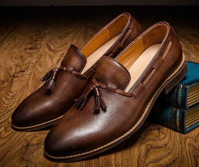 Китай Шнурки на плоских каблуках мужские кроссовки высокий верх / низкий разрез мягкие кожаные кроссовки продается