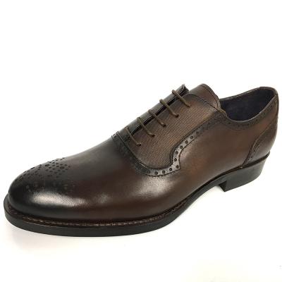 China 2018 Fábrica de Sapatos China Sapatos de couro 100% feitos à mão Estilo italiano Sapatos formais masculinos à venda