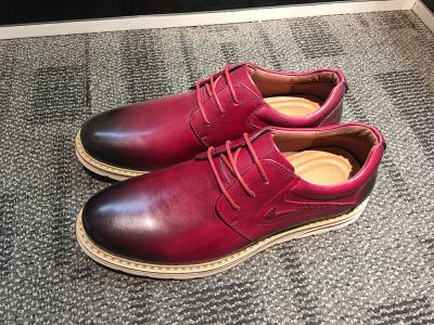 China Sapatos de couro casual masculino, sapatos clássicos masculinos Oxford para quatro estações à venda