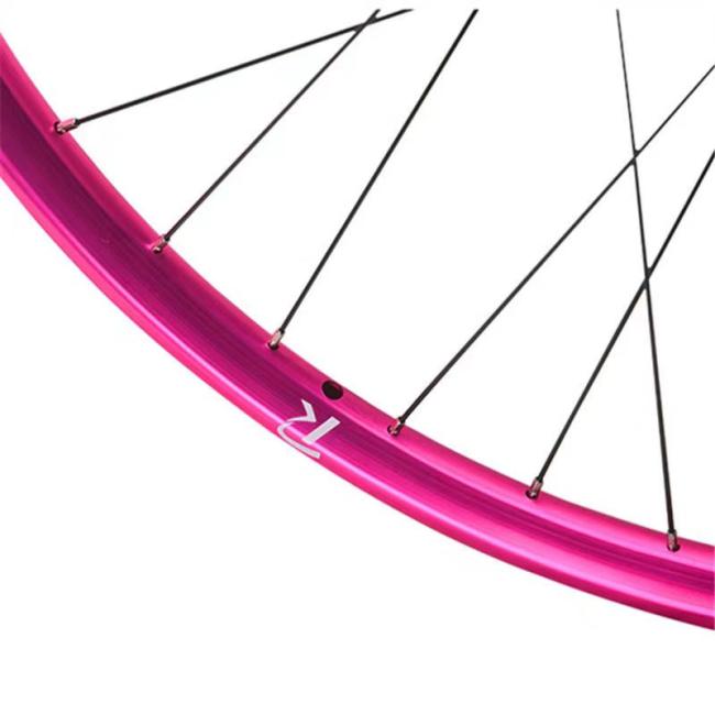 Technical diagram showing axle compatibility specifications
