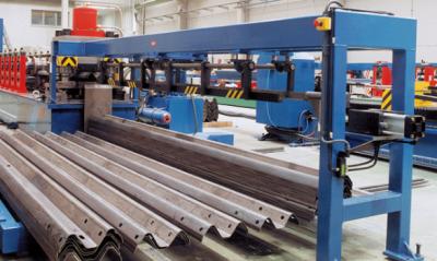 China High speed two and three waves crash barrier highway guardrail roll forming machine production line for sale