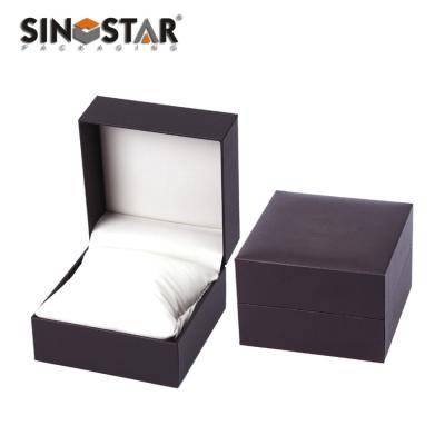 China Single Watch Box with Snap Button Closure Classic and Scratch Resistant Features en venta