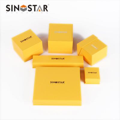 China Printed Custom LOGO Paper Jewelry Box With Lid For Jewelry Storage à venda