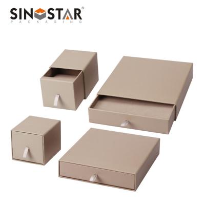 China Coated Paper Type Coated Paper Jewelry Box with Printed for Custom à venda