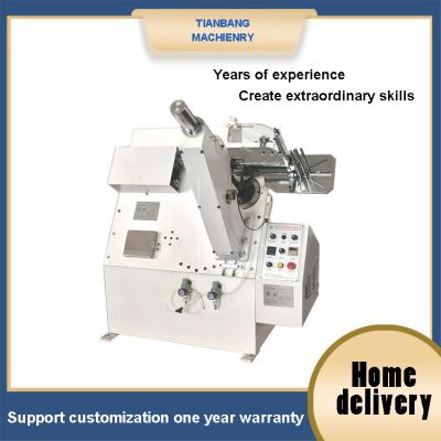 Chine Gâteau semi automatique complètement automatique Tray Forming Machine de papier à vendre