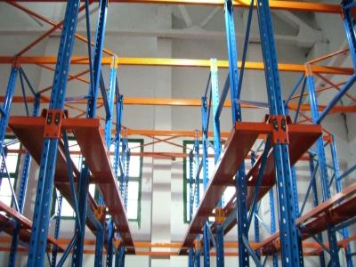 China Corrosion Protection 3000kg/Layer FILO Drive In Racks for sale
