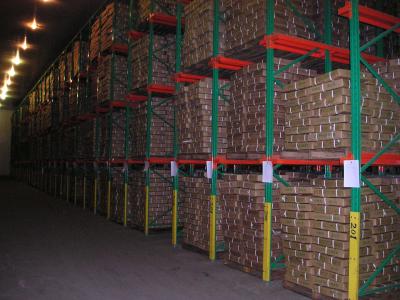 China Movimentação do armazenamento do armazém no material Q235/345B do racking da pálete resistente à venda
