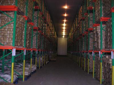 China Structural 5 Levels 2000t Q235B Drive In Pallet Racking for sale