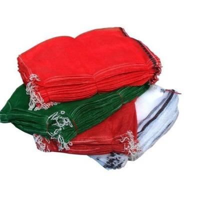 China Customized Size HDPE Mesh Bag for Vegetable and Fruit PE Raschel Net Potato Bag 50kg for sale