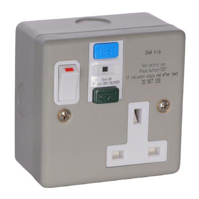 Chine British industry safety outlet weather-proof outdoor 1 gang 2 gang 1 way 2 way 13A grey uk wall sockets and switches à vendre