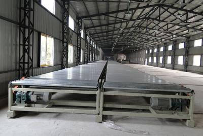 Chine Chaîne de production écumante d'éponge molle continue de polyuréthane, machines de fabrication de mousse d'unité centrale à vendre