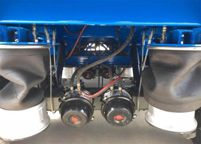 Airbag suspension of fuel tanker trailer