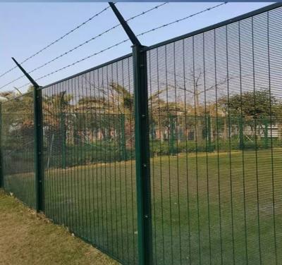 Chine Durabilité Barricade de clôture en fil de fer durable Aéroport Support de clôture protection de l'utilisation du matériau toute saison à vendre